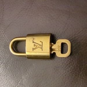 LV Lock & Key #303